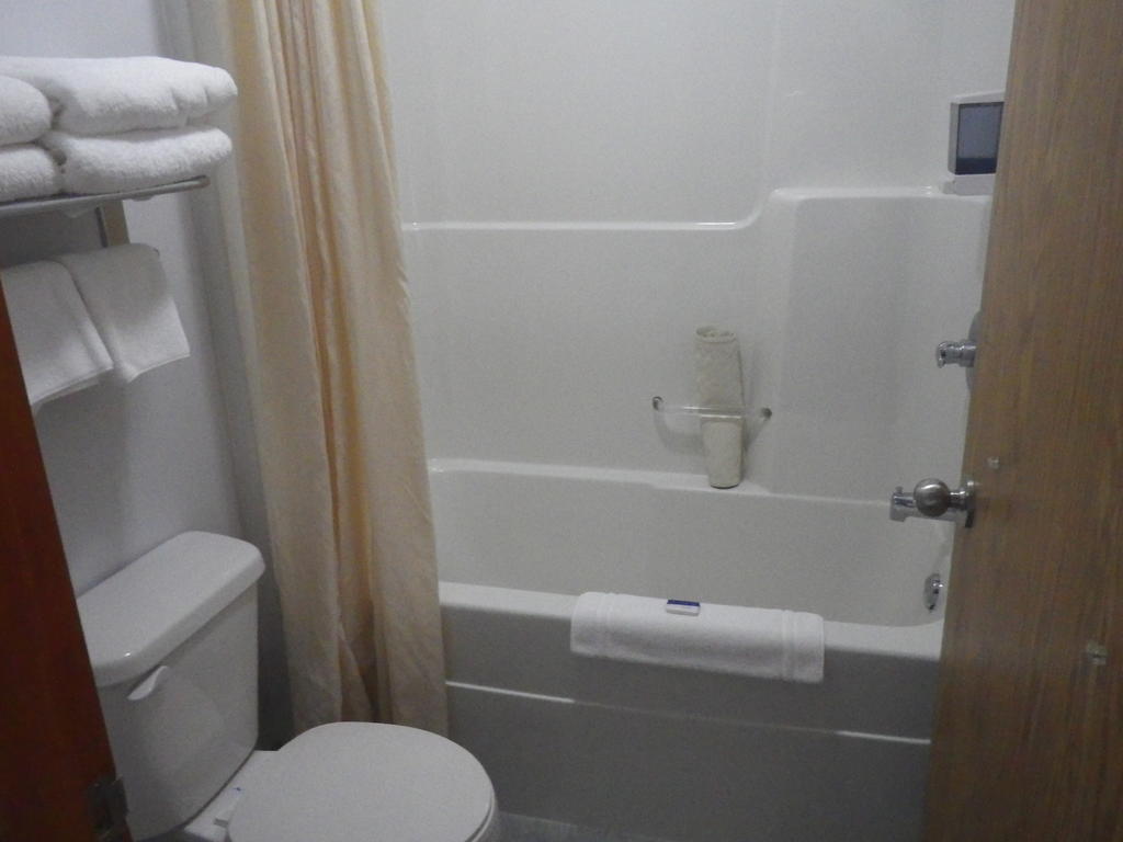 هاينز جانكشن Alcan Motor Inn الغرفة الصورة